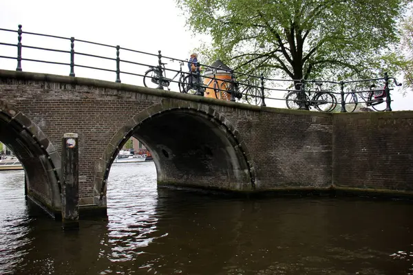 Амстердам - столица и крупнейший город Нидерландов — стоковое фото