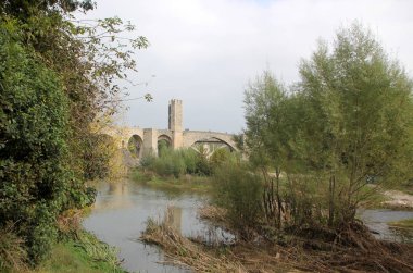 Köprü - yapay bir yapı 