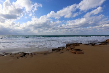 İsrail 'in kuzeyindeki Akdeniz kıyısında. 