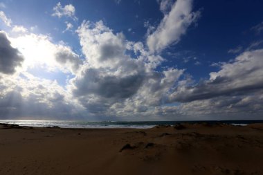 İsrail 'in kuzeyindeki Akdeniz kıyısında. 