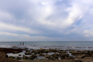 İsrail 'in kuzeyindeki Akdeniz kıyısında. 