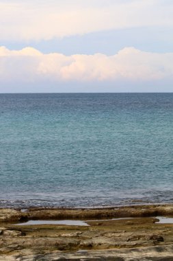 İsrail 'in kuzeyindeki Akdeniz kıyısında. 