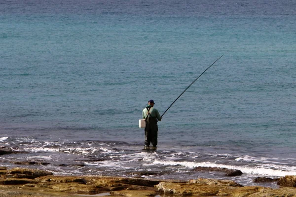 Mann Ruht Sich Ufer Des Mittelmeeres Island Aus — Stockfoto