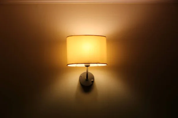 灯笼是一种静止的人工光源 用于照亮黑暗中各个部分的空间 — 图库照片