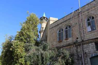 Hulul belgili tanımlık oda ve havalandırma ışık için hizmet vermektedir binanın pencere mimari detay. 