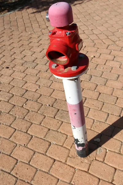 Metal bir nargile sürekli kesit içi boş bir profiline dayalı bir endüstriyel üründür 