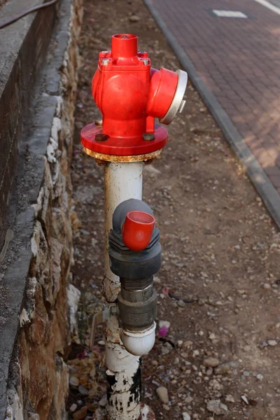 Metal bir nargile sürekli kesit içi boş bir profiline dayalı bir endüstriyel üründür 