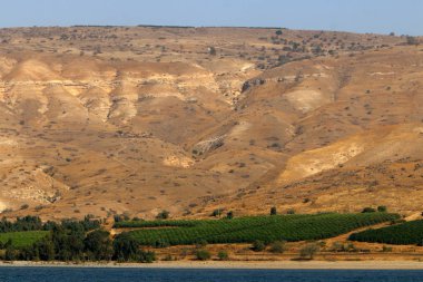 Gölü kıyısındaki Kinneret, Tiberias Gölü - Kuzey İsrail tatlısu gölü 