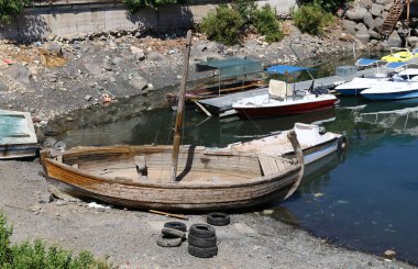 Gölü kıyısındaki Kinneret, Tiberias Gölü - Kuzey İsrail tatlısu gölü 