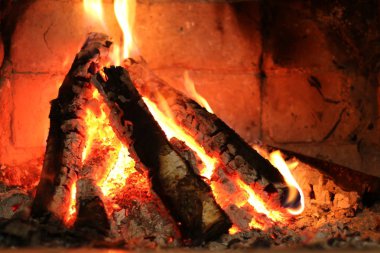 Yangın yanma işlemi ana aşaması ve otomatik yayılma özelliğine sahiptir. 