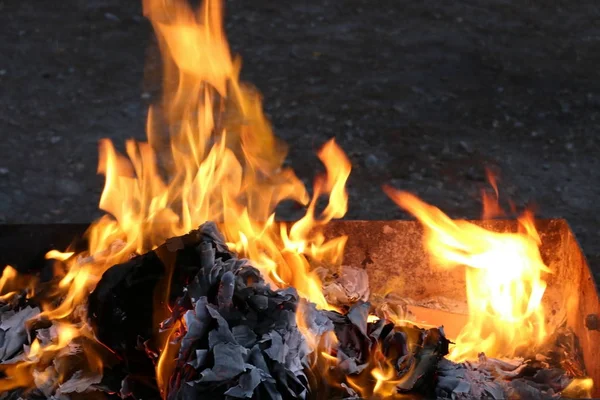 Feuer Ist Die Hauptphase Des Verbrennungsprozesses Und Besitzt Die Eigenschaft — Stockfoto