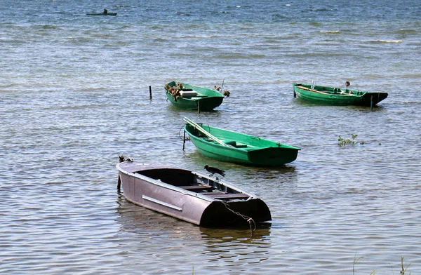 Barco Pequeño Buque Para Transporte Cargas Pasajeros Lago — Foto de Stock