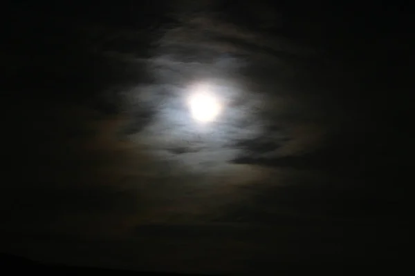 Uma Lua Brilhante Satélite Terra Num Céu Negro — Fotografia de Stock