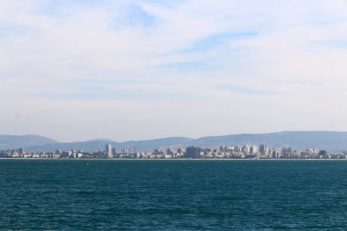 İsrail 'in kuzeyindeki Akdeniz kıyısında. 