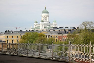 Çit - geçiş için yangın dolapları ve gates geçiş için başka bir bölgede, bir çit korumak için hizmet yapmak. 