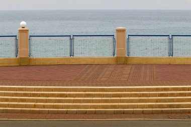 Çit - geçiş için yangın dolapları ve gates geçiş için başka bir bölgede, bir çit korumak için hizmet yapmak. 