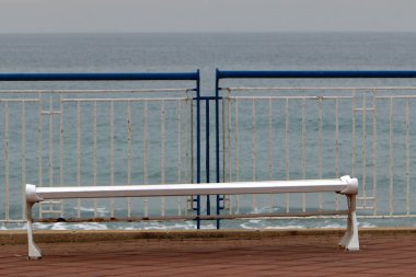 geri kalanı için bir Bank şehir parkında standları 