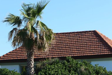 çatı - atmosferik yağış karşı korumak için hizmet vermektedir binanın üst yapısı 