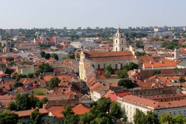çatı - atmosferik yağış karşı korumak için hizmet vermektedir binanın üst yapısı 