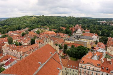 çatı - atmosferik yağış karşı korumak için hizmet vermektedir binanın üst yapısı 