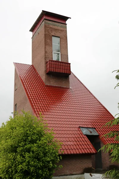 Çatı Atmosferik Yağış Karşı Korumak Için Hizmet Vermektedir Binanın Üst — Stok fotoğraf