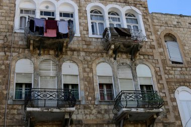 balkonda, Çamaşırhane yıkanmış ve nerede çamaşır makinası? 