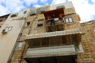 balkonda, Çamaşırhane yıkanmış ve nerede çamaşır makinası? 