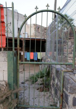 balkonda, Çamaşırhane yıkanmış ve nerede çamaşır makinası? 