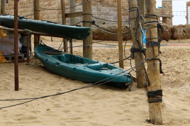 Kayık - kürek seyahat ve spor su üzerinde oynamak için bot 