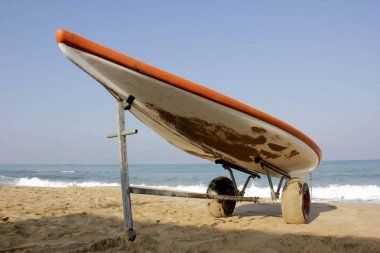Kayık - kürek seyahat ve spor su üzerinde oynamak için bot 