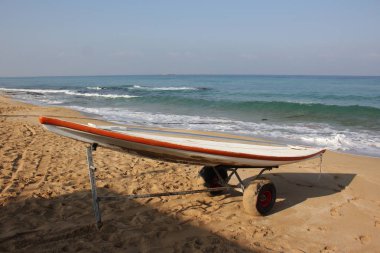 Kayık - kürek seyahat ve spor su üzerinde oynamak için bot 