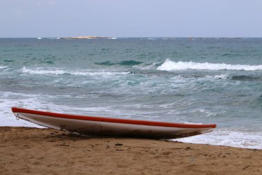 Kayık - kürek seyahat ve spor su üzerinde oynamak için bot 