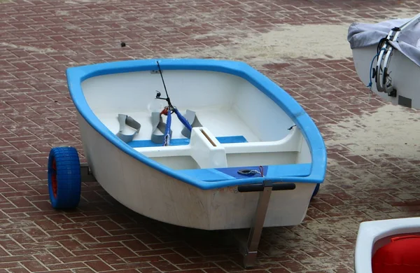 カヤックで旅行や水のスポーツのためのボート — ストック写真