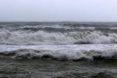 Akdeniz sahil İsrail kapalı güçlü fırtınada 