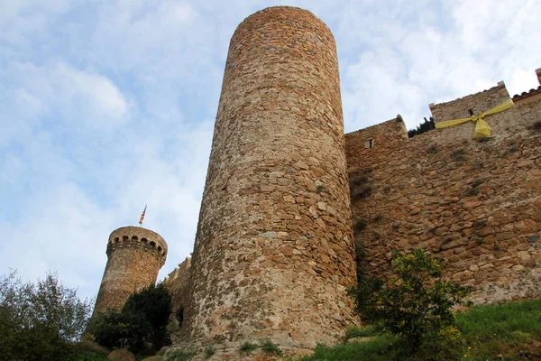 Von Der Alten Festung Ist Noch Eine Mauer Aus Stein — Stockfoto