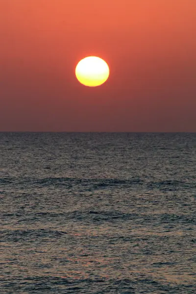 Solen Går Ner Över Horisonten Medelhavet Norra Israel — Stockfoto