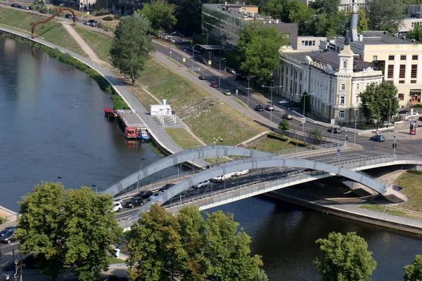Most Jest Sztuczne Inżynierii Konstrukcji Rozlokowanych Przeszkodę — Zdjęcie stockowe