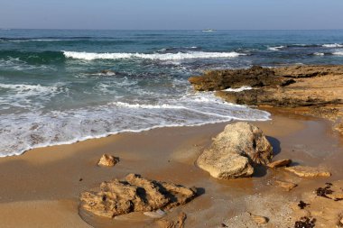 İsrail 'in kuzeyindeki Akdeniz kıyısında. 