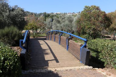 Köprü - bir engel dikilmiş bir yapay yapısı 