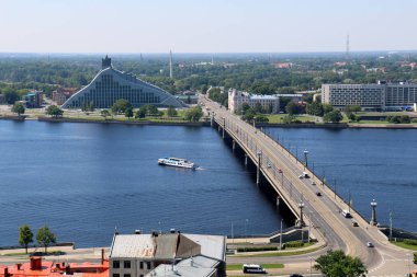 Köprü - bir engel dikilmiş bir yapay yapısı 