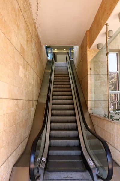 Escalera Consiste Una Serie Escalones Sirve Para Subir Bajar — Foto de Stock