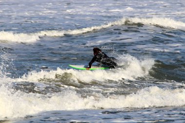 İsrail'in Kuzey Akdeniz'de sörf - ışık özel bir dalga sürme Komiteleri 