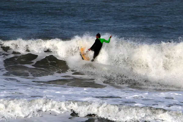 Surf Montar Una Ola Tablas Ligeras Especiales Mar Mediterráneo Norte —  Fotos de Stock