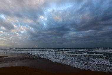 İsrail 'in kuzeyindeki Akdeniz kıyısında. 