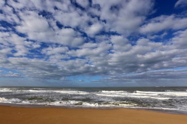 İsrail 'in kuzeyindeki Akdeniz kıyısında. 