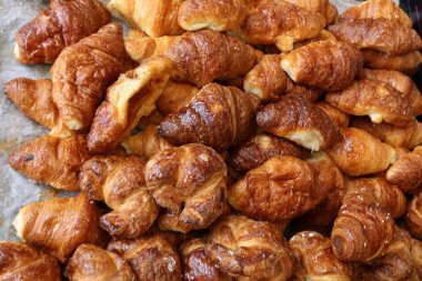 deposunda bulunan sayaç fırın ürünleri satılan vardır