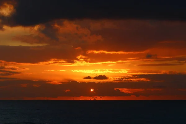 Sun Sets Horizon Mediterranean Sea Northern Israel — Stock Photo, Image