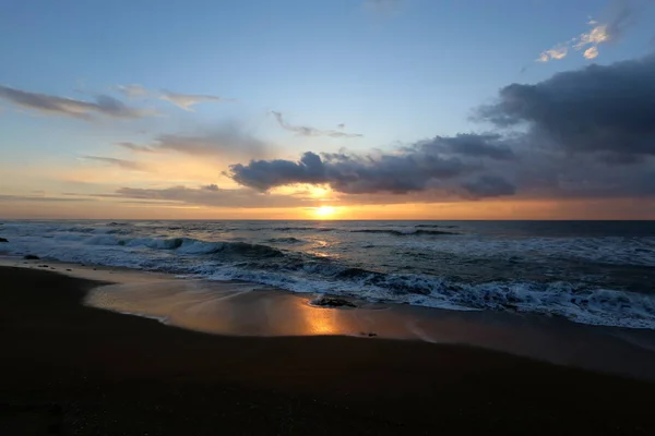 Západu Slunce Nad Obzorem Pobřeží Středozemního Moře Severním Izraeli — Stock fotografie