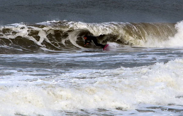 Surfing Ιππασία Αθλητές Ένα Κύμα Ειδικό Φως Πίνακες — Φωτογραφία Αρχείου