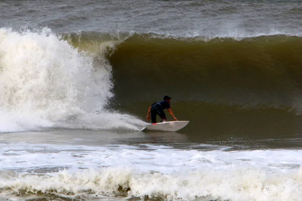 Surf Montar Atletas Una Ola Tablas Ligeras Especiales —  Fotos de Stock